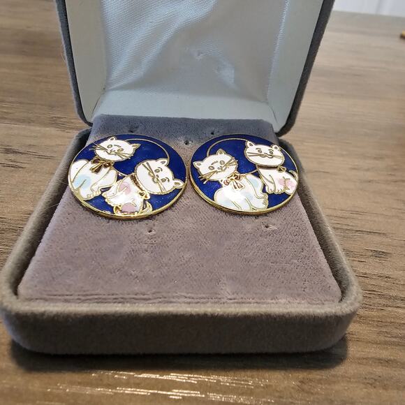 Vintage Cloisonne Enamel White Cats Stud Earrings Kitten Jewelry Gold Tone Kitty - Picture 3 of 5